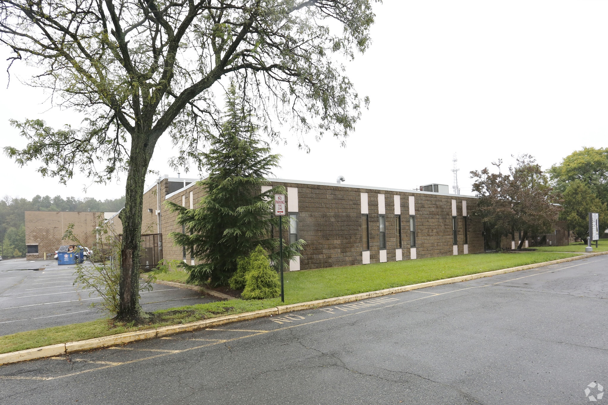 365 Blair Rd, Avenel, NJ for lease Primary Photo- Image 1 of 8