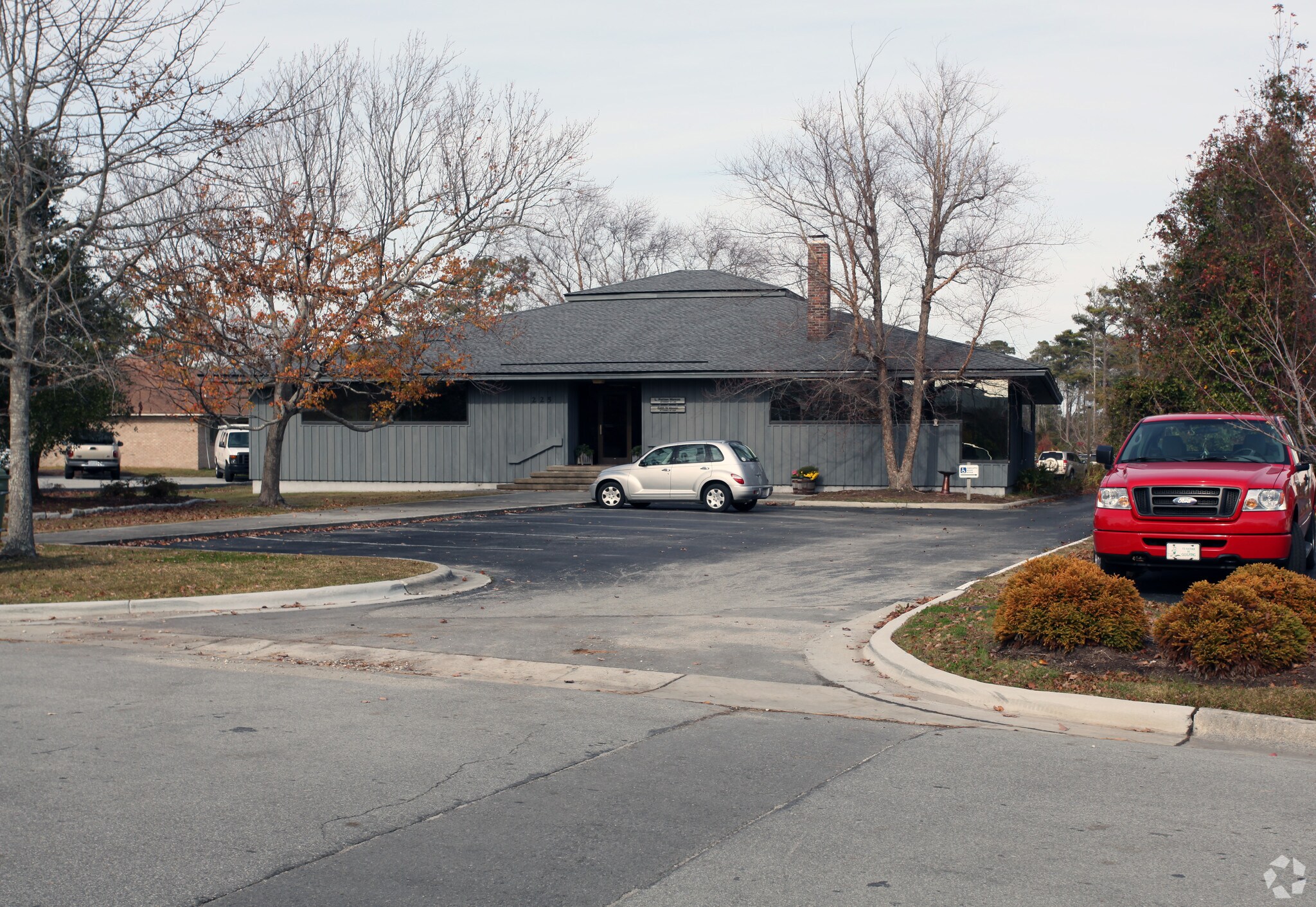 225 Professional Cir, Morehead City, NC for sale Primary Photo- Image 1 of 1