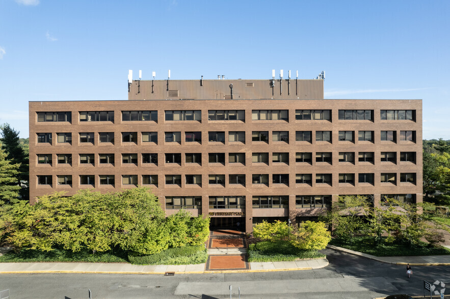 1 University Plz, Hackensack, NJ for lease - Building Photo - Image 3 of 5