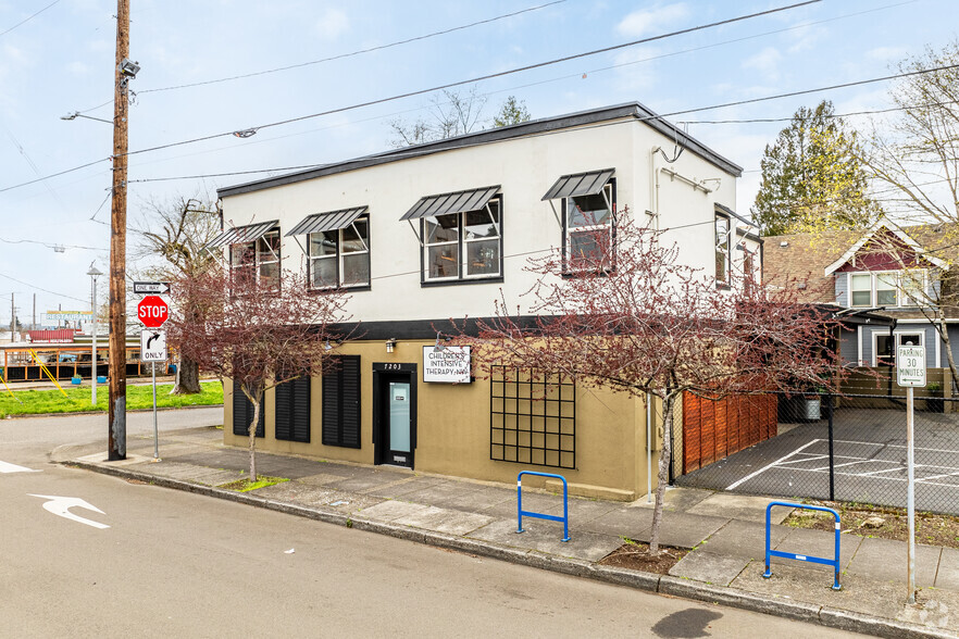 7203-7205 SE Raymond St, Portland, OR for sale - Building Photo - Image 3 of 25