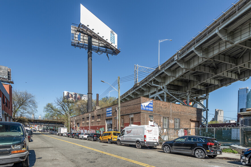 25-25 51st Ave, Long Island City, NY for lease - Building Photo - Image 3 of 5