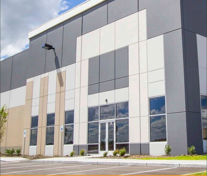 8311 38th St, Kenosha, WI 53144