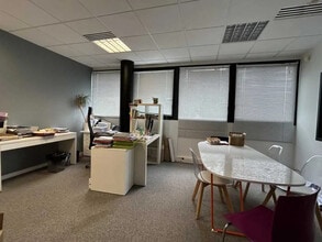Office in Saint-Herblain for sale Interior Photo- Image 2 of 8