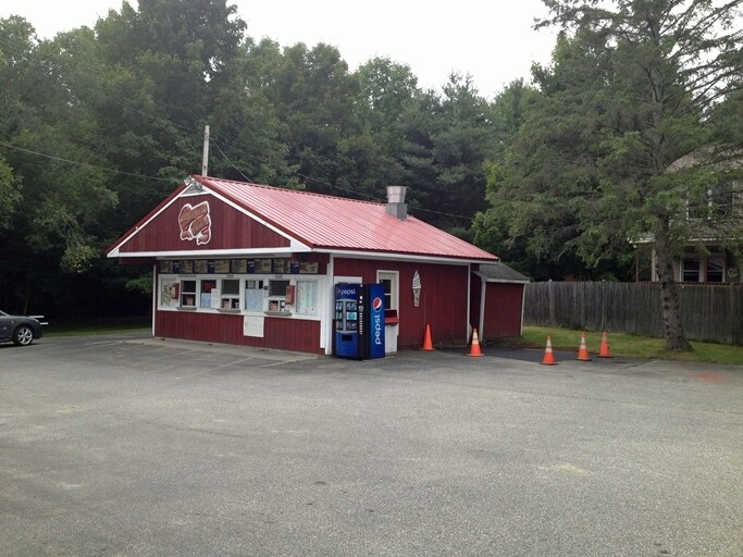 680 Gray Rd, Gorham, ME 04038