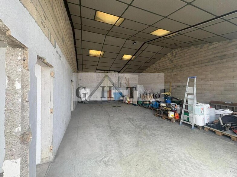 Industrial in Réau for lease - Interior Photo - Image 2 of 4