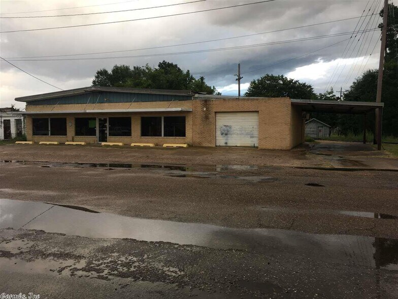 250 N Park Ave, Ashdown, AR for sale - Primary Photo - Image 1 of 1