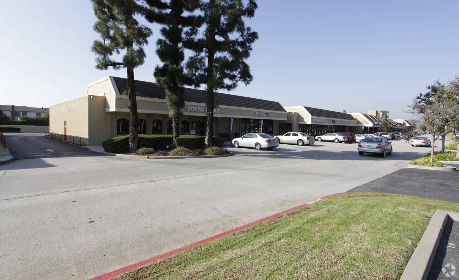 16051695 S Azusa Ave, Hacienda Heights, CA 91745 Hacienda Center