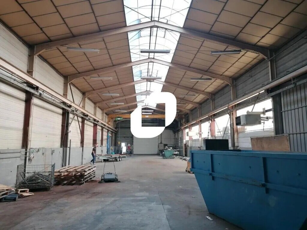 Location Local d'activités 660 m² - Photo 1
