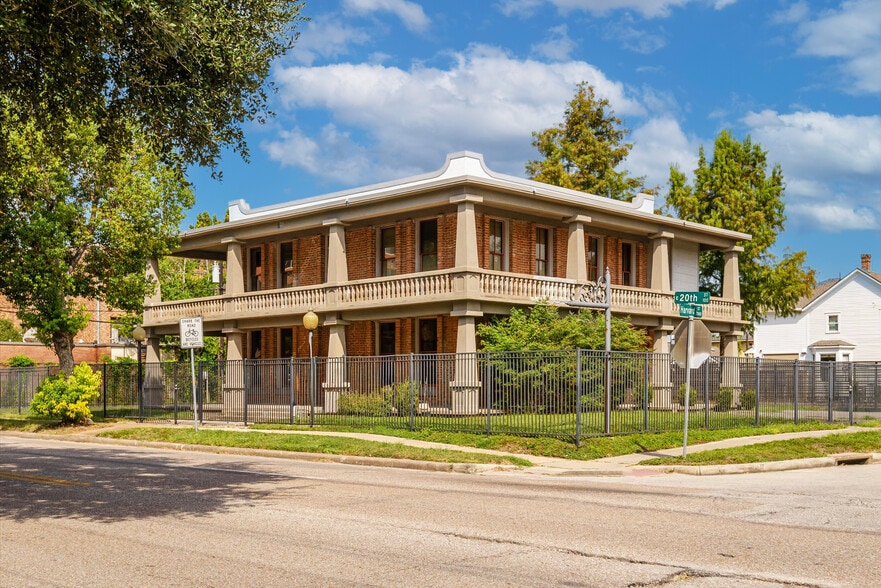 119 E 20th St, Houston, TX for sale - Primary Photo - Image 1 of 34