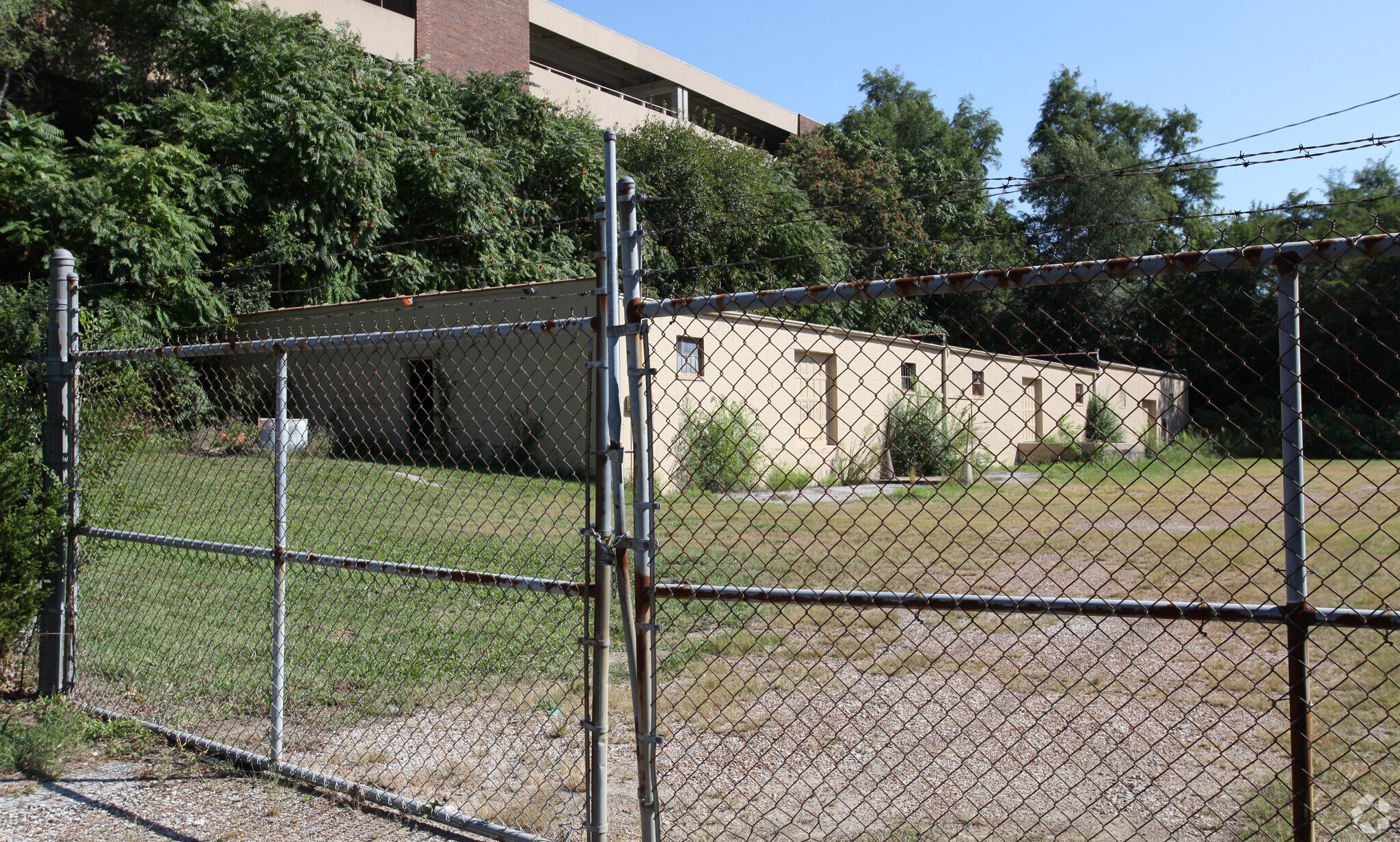 11605 E Truman Rd, Independence, MO for sale Primary Photo- Image 1 of 1