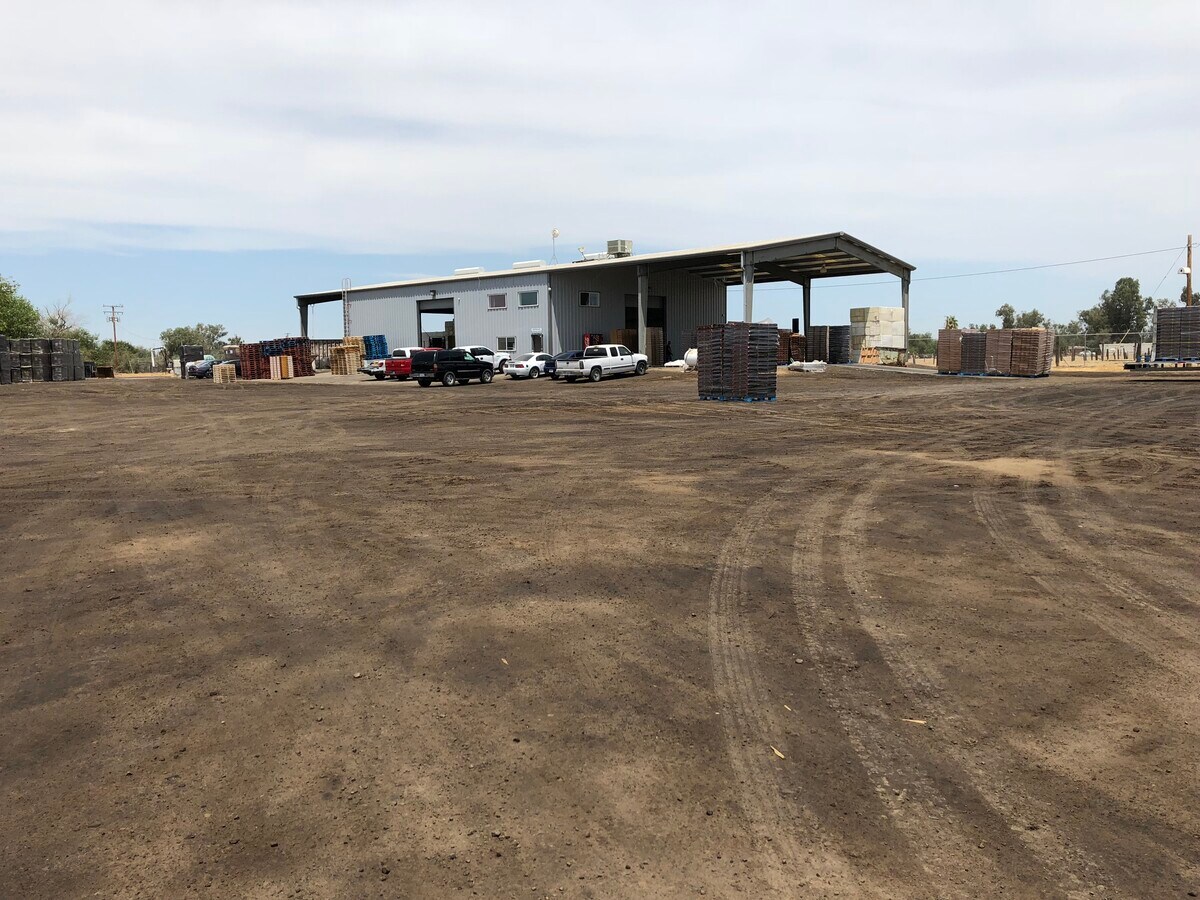 6449 Road 136, Earlimart, CA 93219 Earlimart Industrial Building