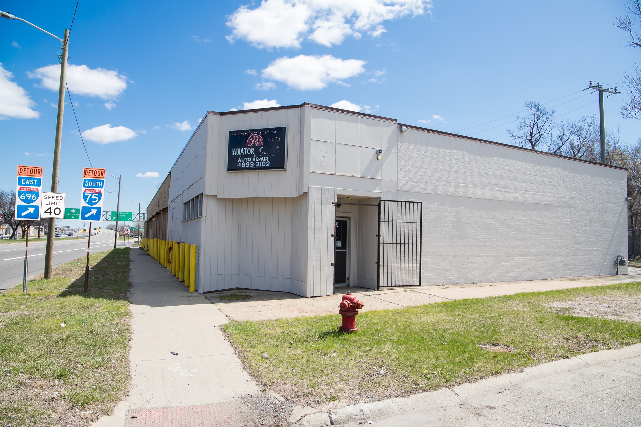 300 E 8 Mile Rd, Detroit, MI for sale Primary Photo- Image 1 of 14