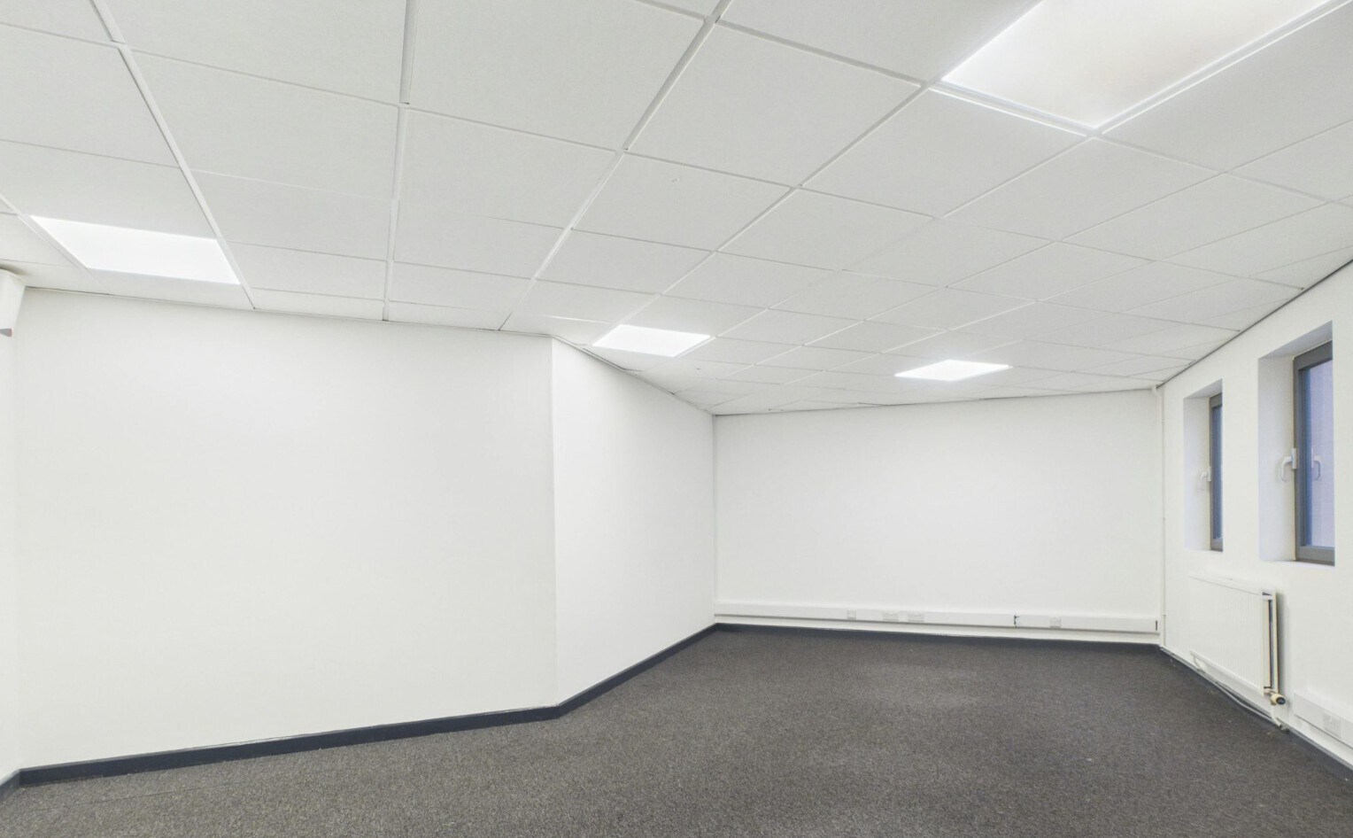 Centre Ct, Pontypridd for lease Interior Photo- Image 1 of 18