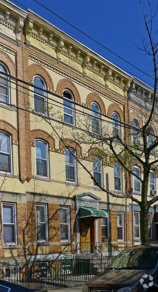 1871 Putnam Ave, Ridgewood, NY for sale - Primary Photo - Image 1 of 1