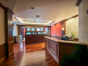 7650 SE 27th St, Mercer Island, WA for lease Interior Photo- Image 2 of 8