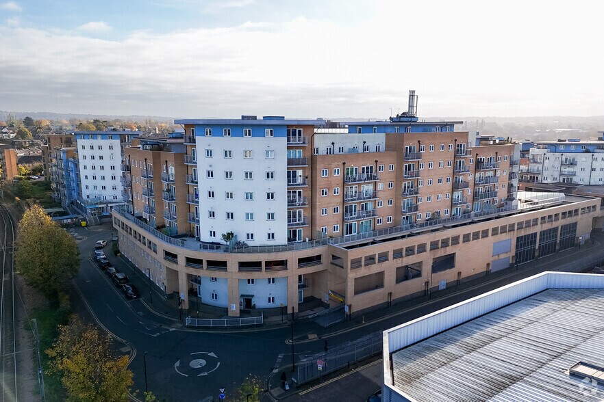 11-19 Whitestone Way, Croydon for sale - Primary Photo - Image 1 of 3