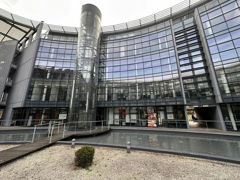 Office in Schiltigheim for lease - Building Photo - Image 2 of 7