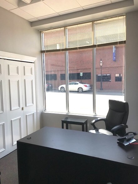 77 Hanover St Portsmouth Nh 03801 Office Retail Space