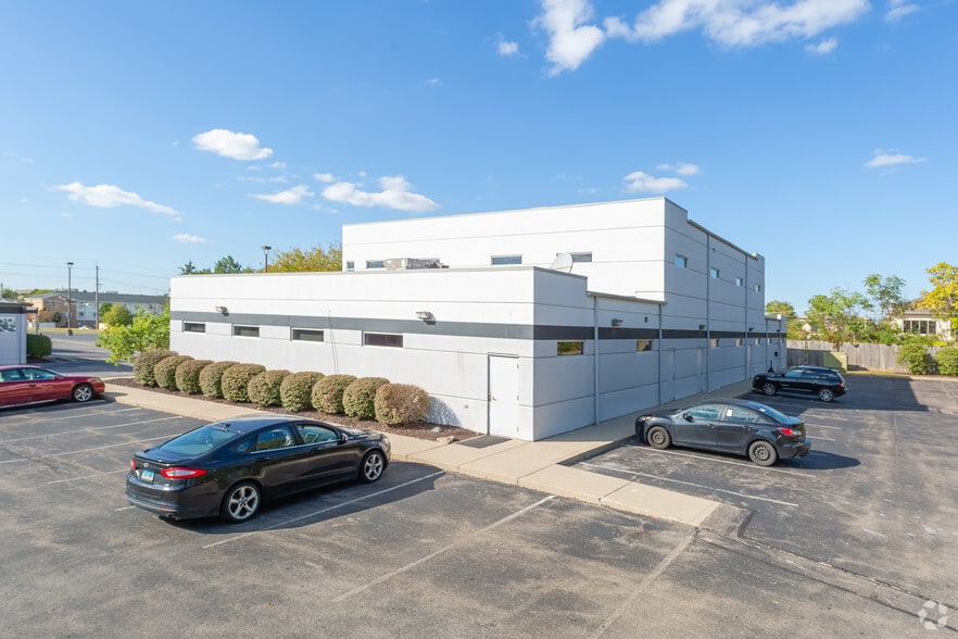 11126 Kenwood Rd, Blue Ash, OH for lease - Building Photo - Image 2 of 2