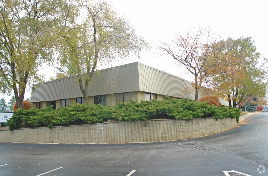 1 Perimeter Rd, Manchester, NH for lease - Building Photo - Image 3 of 43