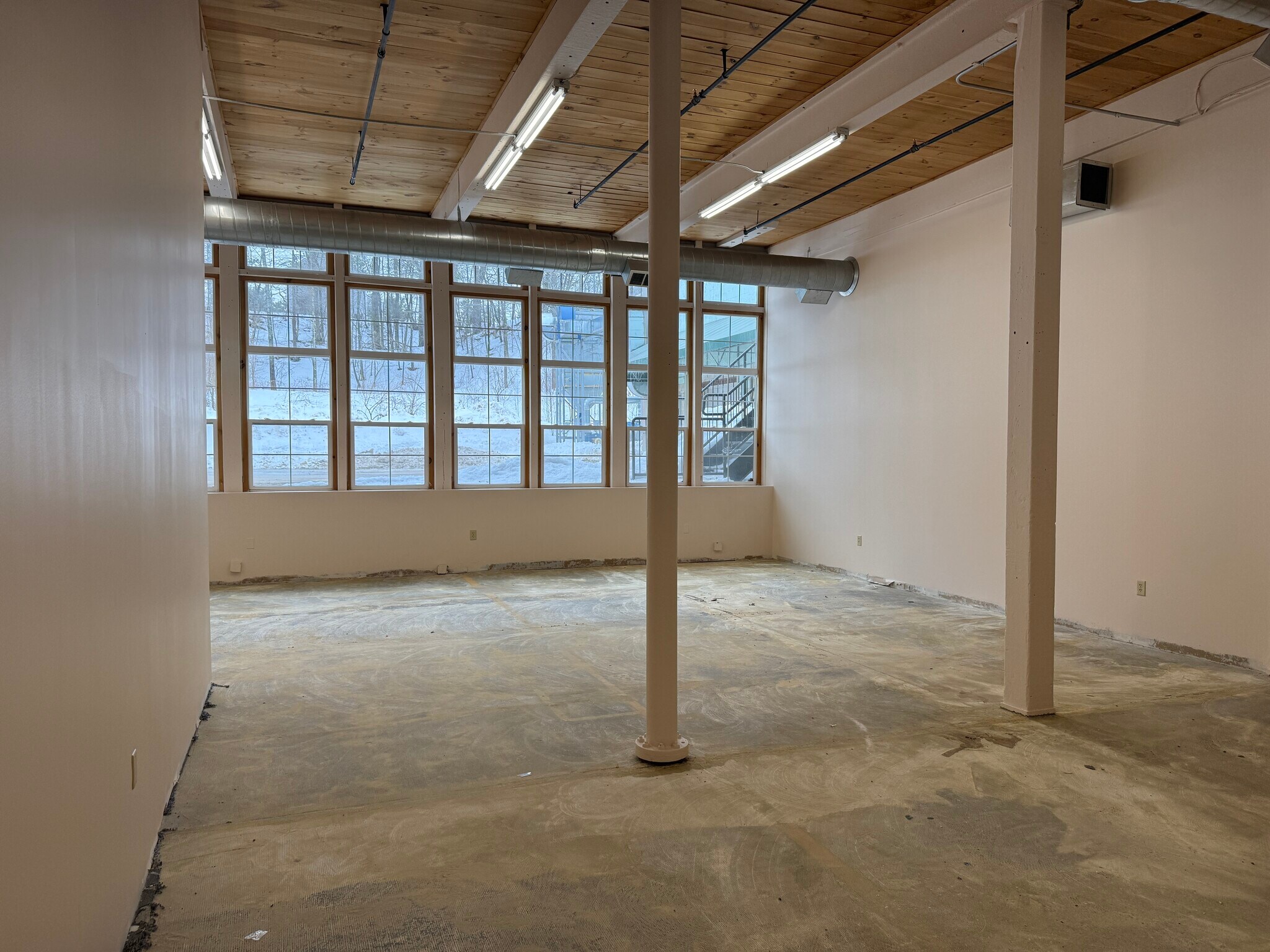 2 Shaker Rd, Shirley, MA for lease Interior Photo- Image 1 of 2