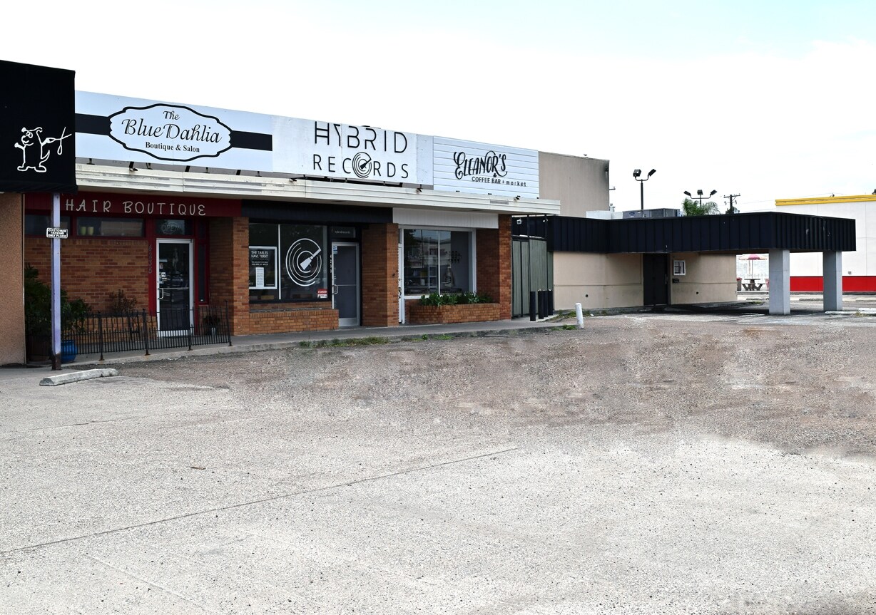 42234235 S Alameda St, Corpus Christi, TX 78412 Bar/Restaurant + 3