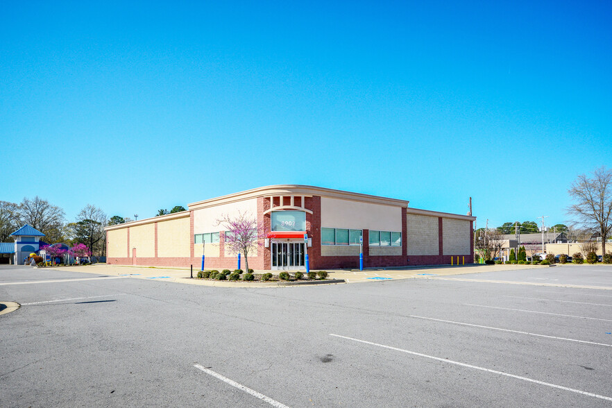 8902 Geyer Springs Rd, Little Rock, AR for sale - Building Photo - Image 1 of 1