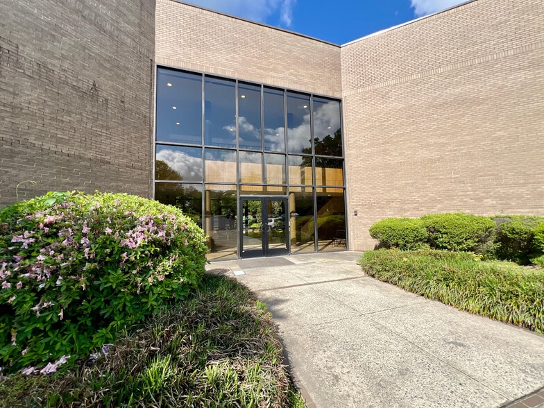 1 Harbison Way, Columbia, SC for lease - Building Photo - Image 2 of 15