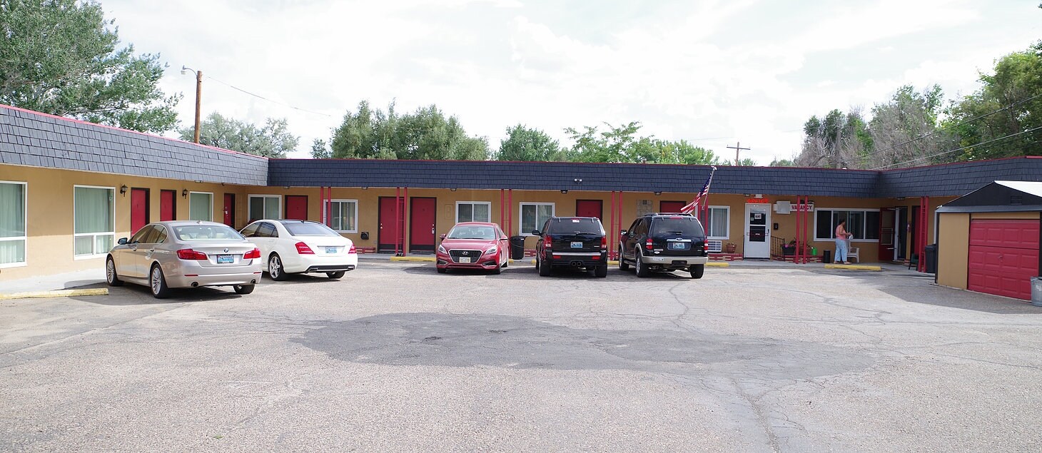 615 E Richards St, Douglas, WY for sale Primary Photo- Image 1 of 1