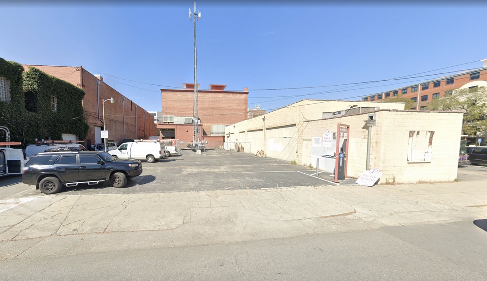 215 E Congress St, Savannah, GA for sale - Building Photo - Image 1 of 4