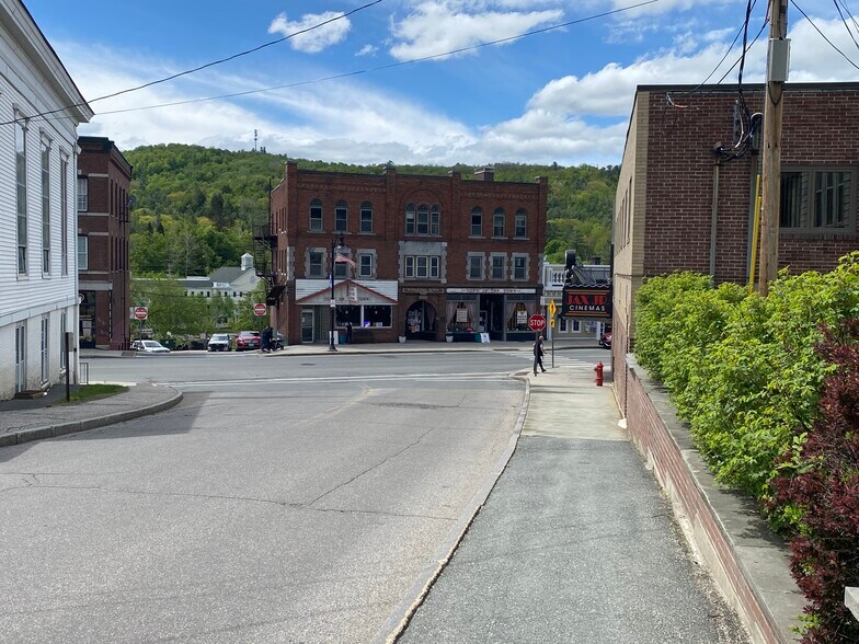 11 Pleasant St, Littleton, NH for lease - Building Photo - Image 1 of 11