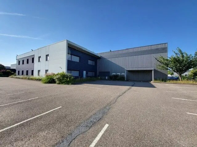 Flex in Saint-Priest for lease - Building Photo - Image 1 of 7