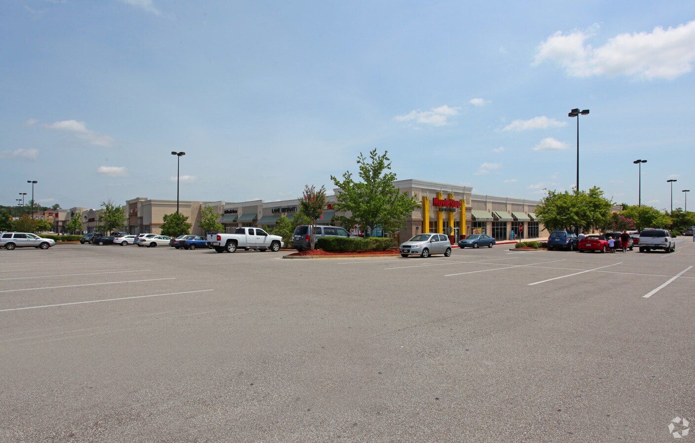 6275 University Dr NW, Huntsville, AL 35806