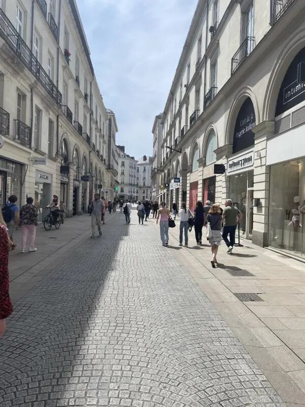 Location Commerce 80 m²