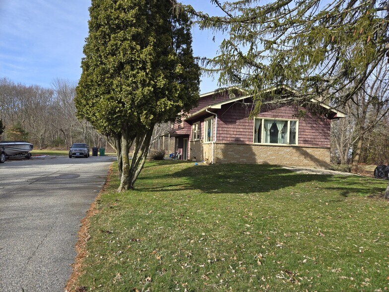 2697 Hartford Ave, Johnston, RI for sale - Building Photo - Image 1 of 1