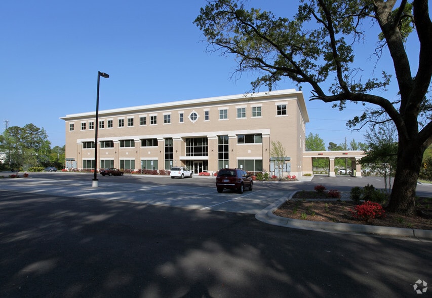 1612 Military Cutoff Rd, Wilmington, NC for lease - Building Photo - Image 2 of 6