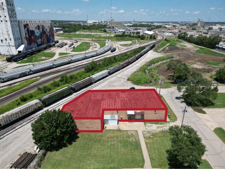 1953-1957 N Santa Fe St, Wichita, KS for lease - Building Photo - Image 3 of 5