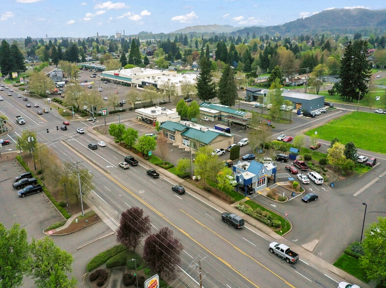 5810 Main St, Springfield, OR for lease - Building Photo - Image 3 of 4