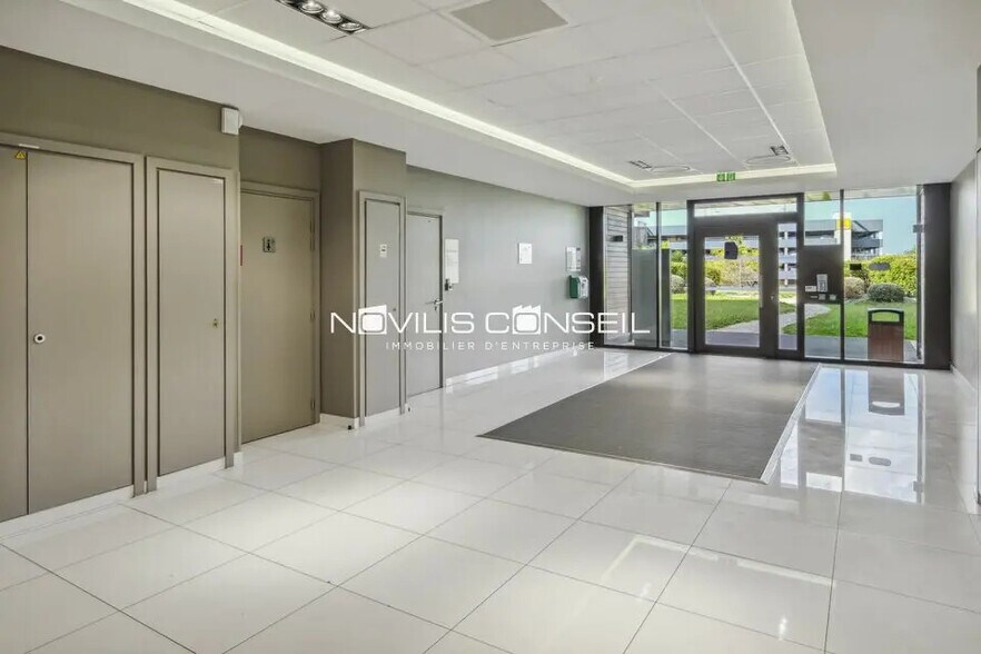 Office in Balma for lease - Lobby - Image 2 of 7