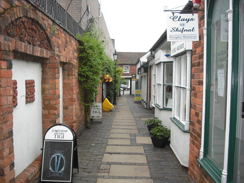 1-9 The Parade, Shifnal for lease - Primary Photo - Image 1 of 5