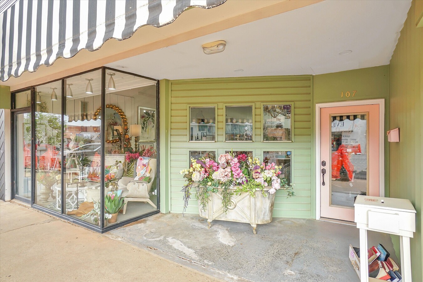 107 S Main St, Elk City, OK 73644