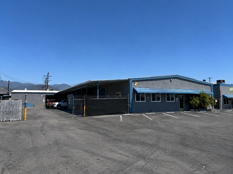 W Kirkwall Rd, Azusa portfolio of 3 properties for sale on LoopNet.com - Building Photo - Image 3 of 4