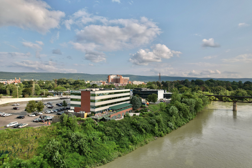 670 S River St, Wilkes Barre, PA for lease - Building Photo - Image 2 of 9