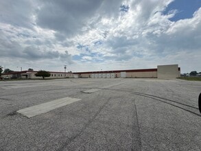 1535 Fieldhouse Ave, Elkhart, IN for lease Interior Photo- Image 2 of 11