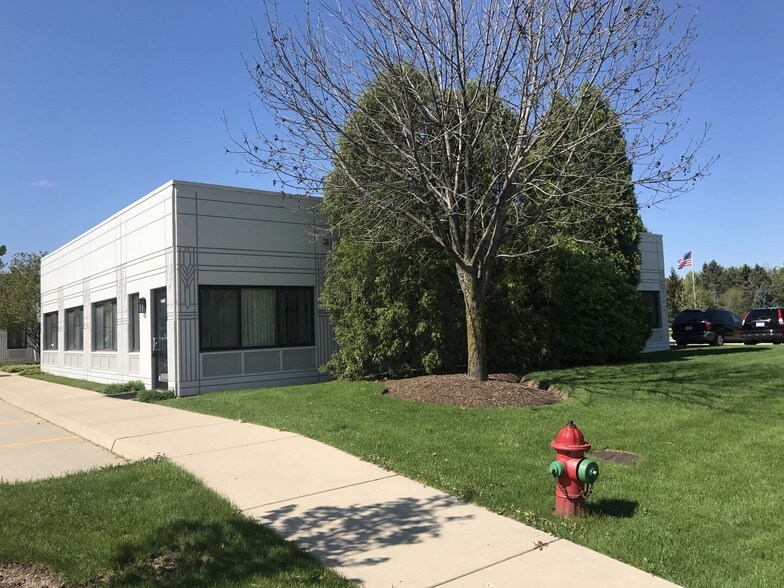 5435 Bull Valley Rd, McHenry, IL for sale - Building Photo - Image 1 of 1