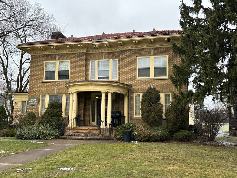 1624 Genesee St, Utica, NY for sale - Building Photo - Image 1 of 1