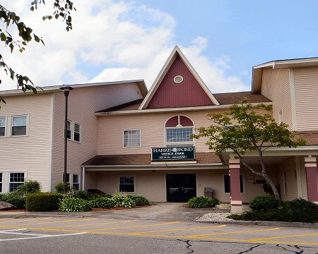 30-32 Daniel Webster Hwy, Merrimack, NH for lease Building Photo- Image 1 of 8