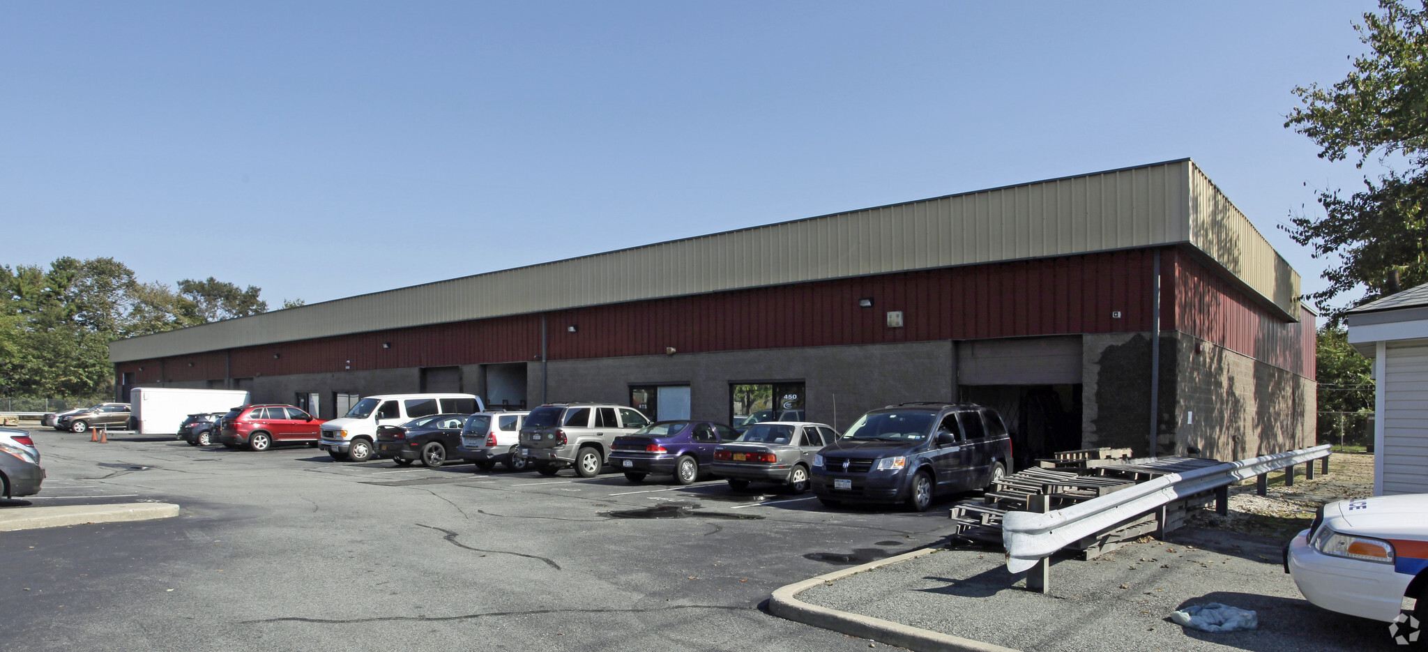 450-460 W John St, Hicksville, NY for lease Building Photo- Image 1 of 4