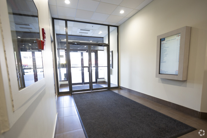 1414 8th St SW, Calgary, AB for lease - Lobby - Image 3 of 12