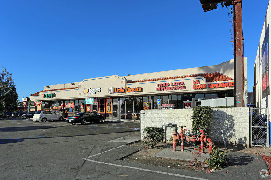 103-117 W Brookhurst St, Anaheim, CA for lease - Primary Photo - Image 1 of 3